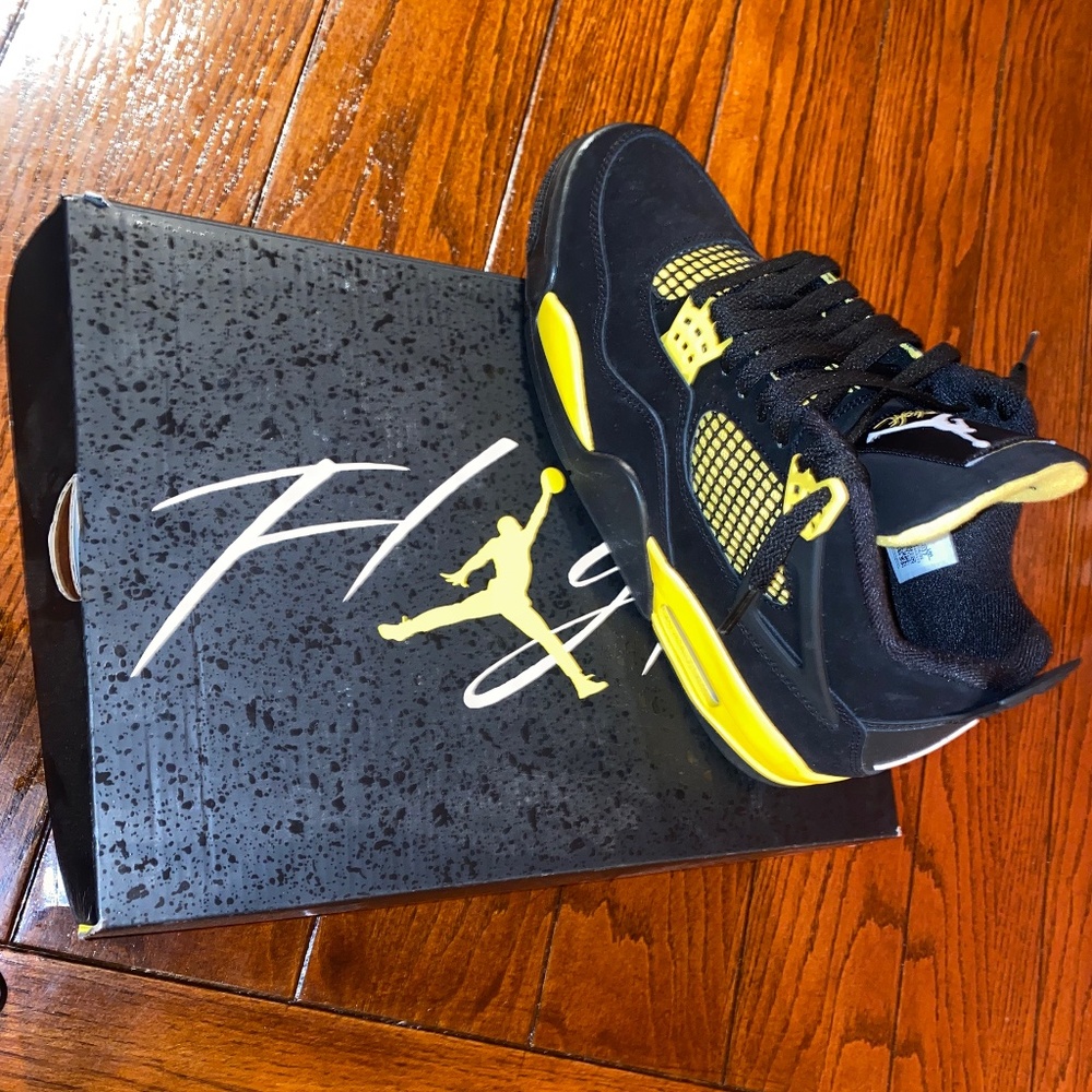 AIR JORDAN 4 RETRO